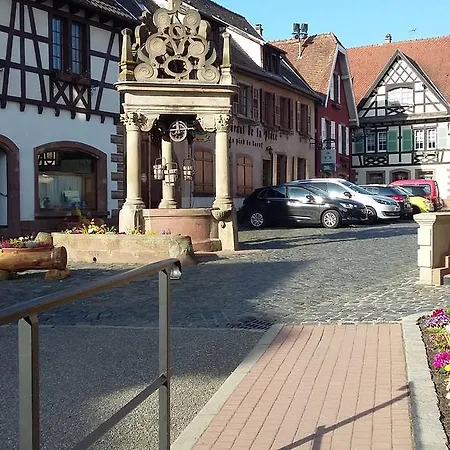 Gite Dans Cite Medievale Nyaraló *