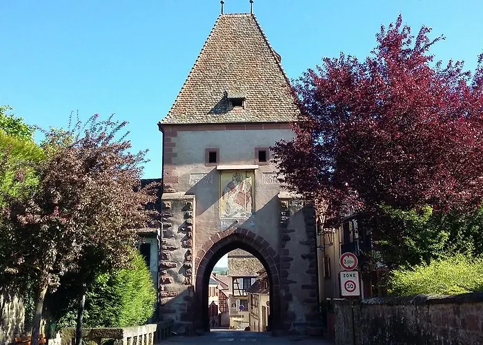 Dans Cite Medievale *